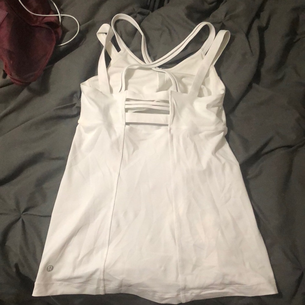 Size 6 Lululemon tank with built in sports bra